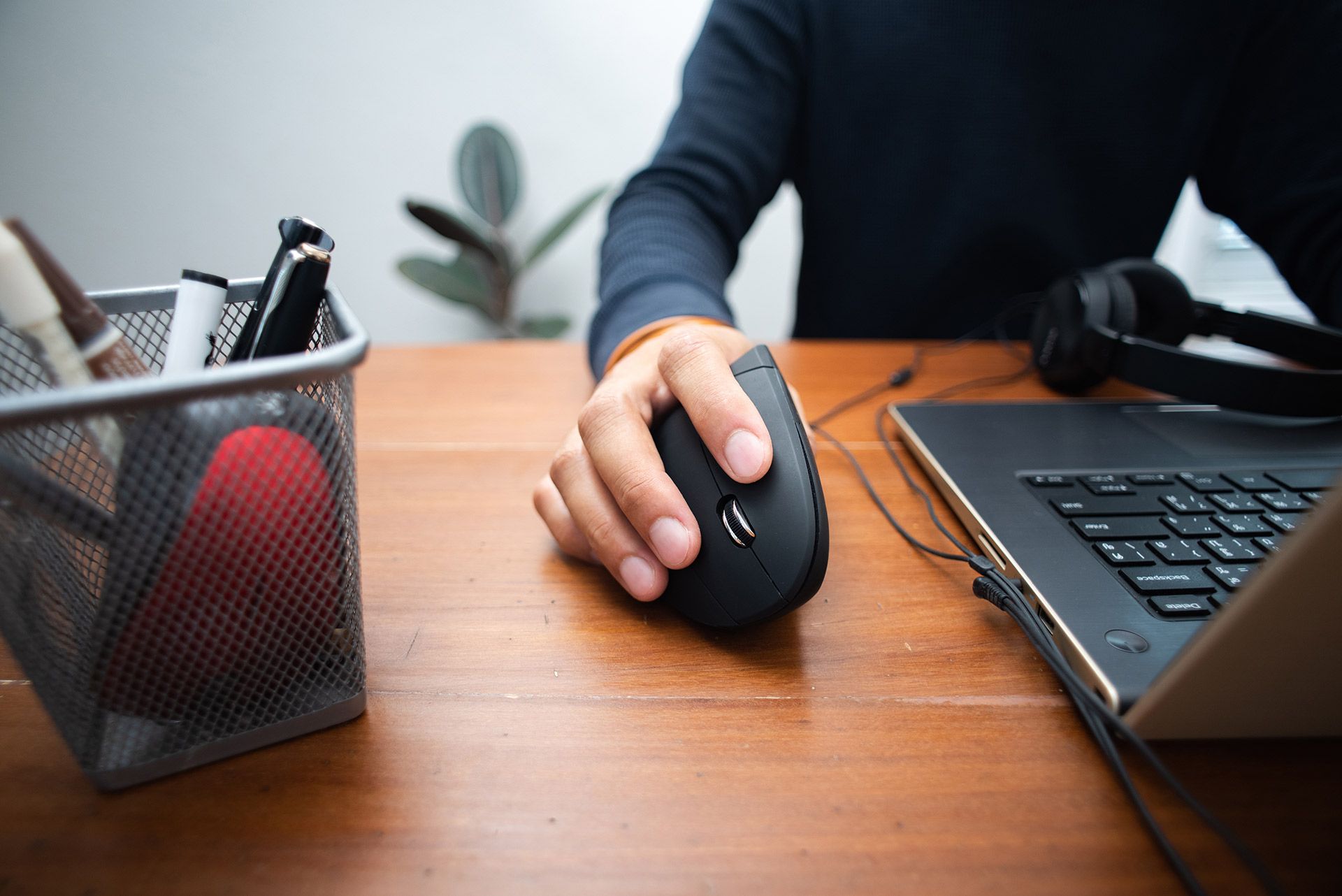 Ein Bild einer ergonomischen Büromaus